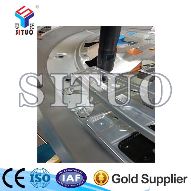 汽車引擎蓋鉚接機(jī)